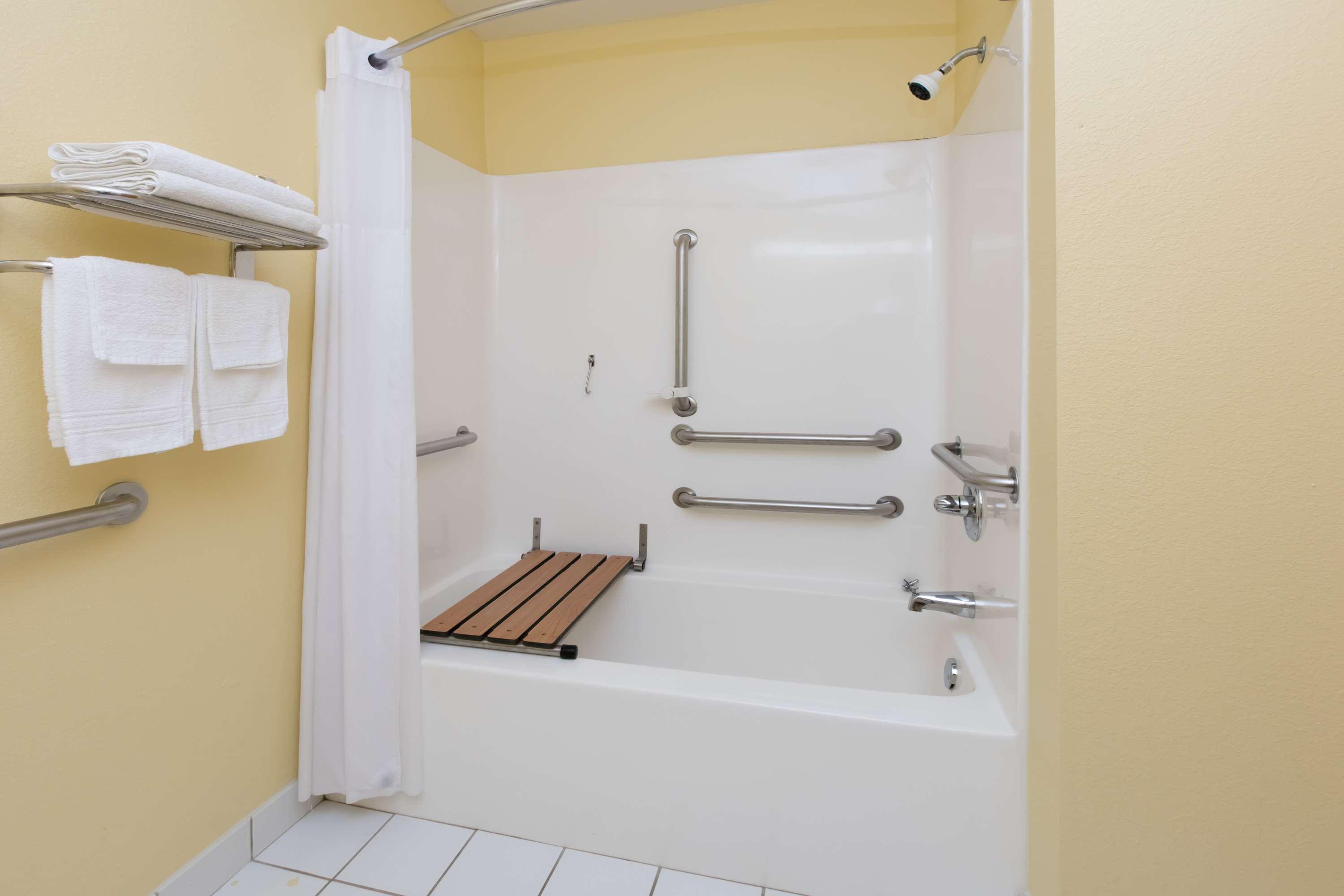 Days Inn Pryor Creek Экстерьер фото